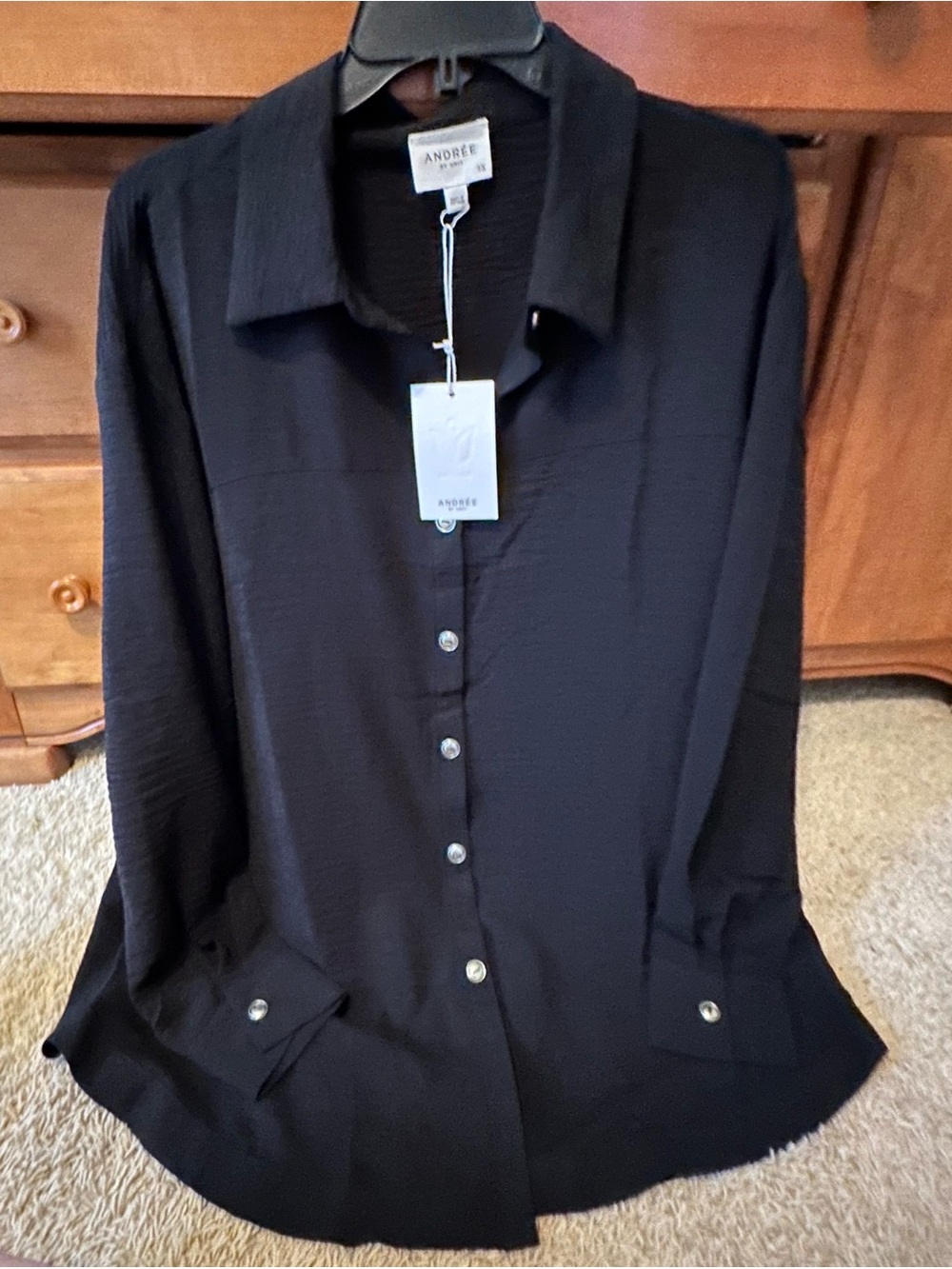 NWT ANDREE AIRFLOW BOTTON DOWN TOP